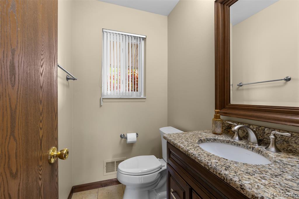 4210 Wingate Drive, Sterling Heights, MI 48310 — Photo 24