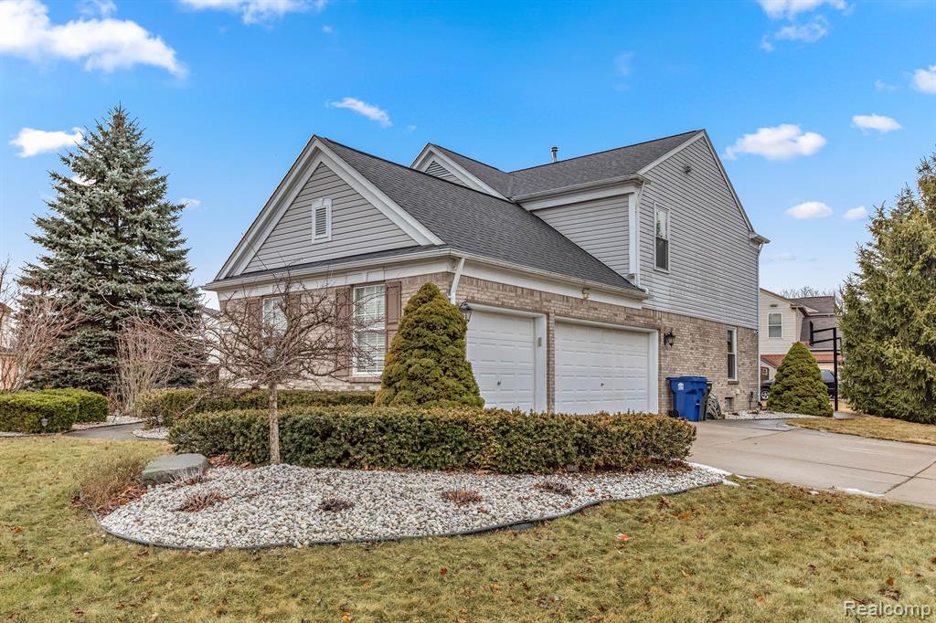48596 GREENWICH Lane, Canton, MI 48188 — Photo 36