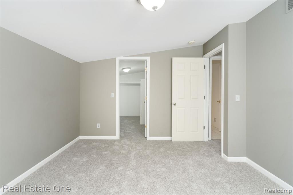 4281 Marcus Road, Waterford, MI 48329 — Photo 30