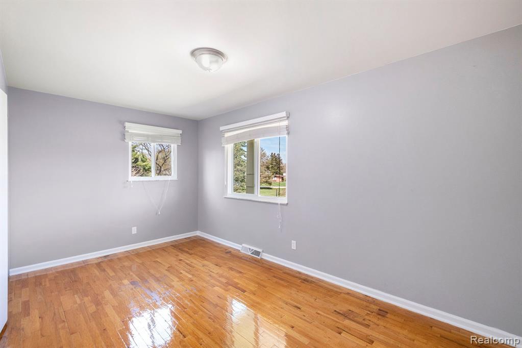 5392 MAPLETREE, Flint, MI 48532 — Photo 4