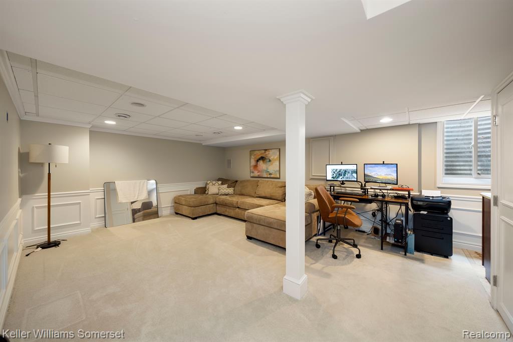 839 COOK Road, Grosse Pointe Woods, MI 48236 — Photo 26