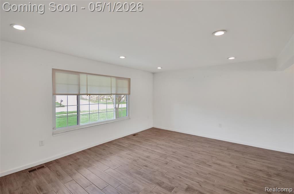 1100 Shallowdale Drive, Troy, MI 48085 — Photo 12