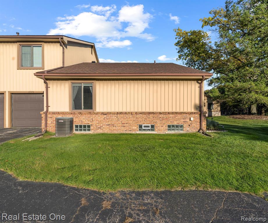 41573 BEDFORD Drive, Canton, MI 48187 — Photo 37