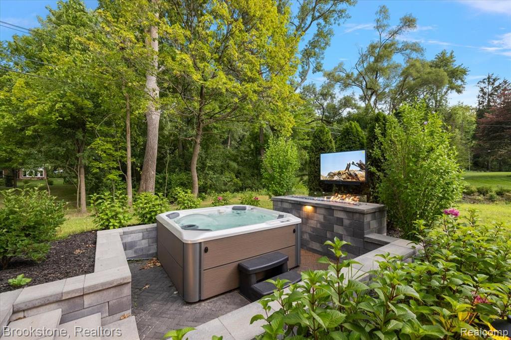 711 Hickory Heights Drive, Bloomfield Hills, MI 48304 — Photo 41