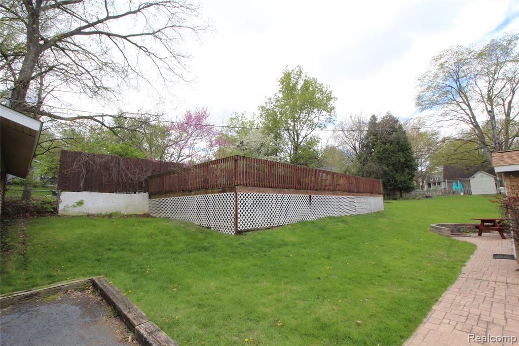 124 E Lafayette Street, Milford, MI 48381 — Photo 25