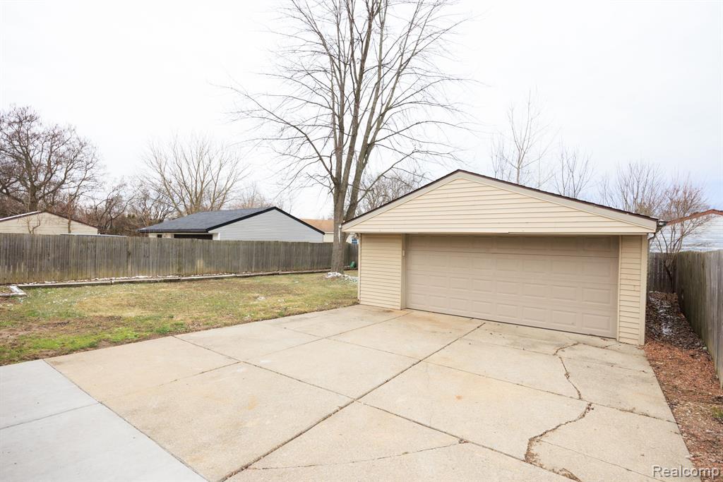 9870 FAIRBANKS Street, Belleville, MI 48111 — Photo 24