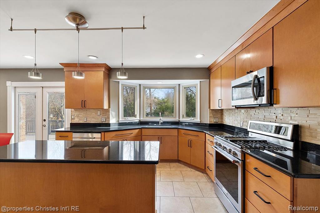 47269 S Chigwidden Drive, Northville, MI 48167 — Photo 14