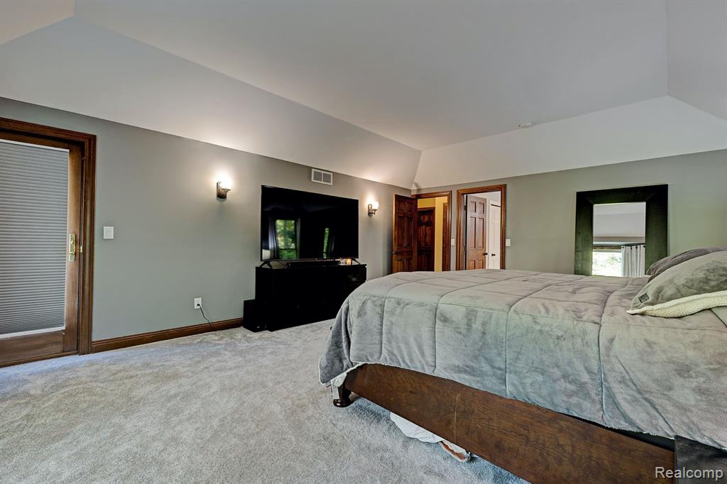 900 ROLLING PINES Drive, Ortonville, MI 48462 — Photo 29