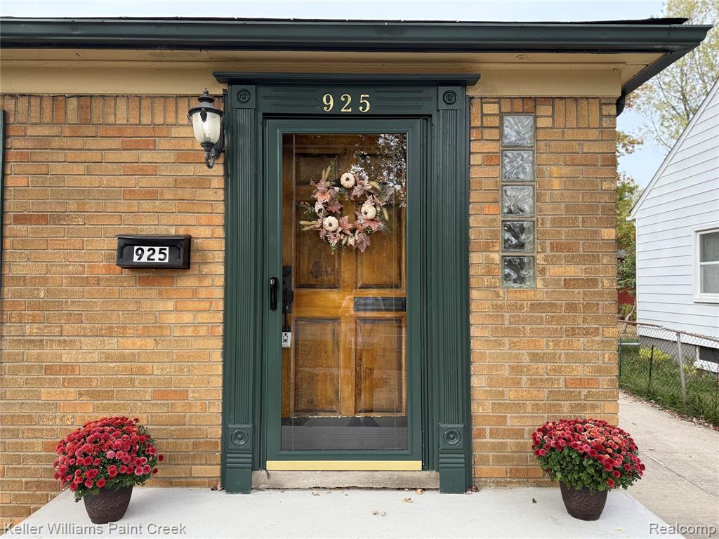 925 E Fourteen Mile Road, Clawson, MI — Photo 3