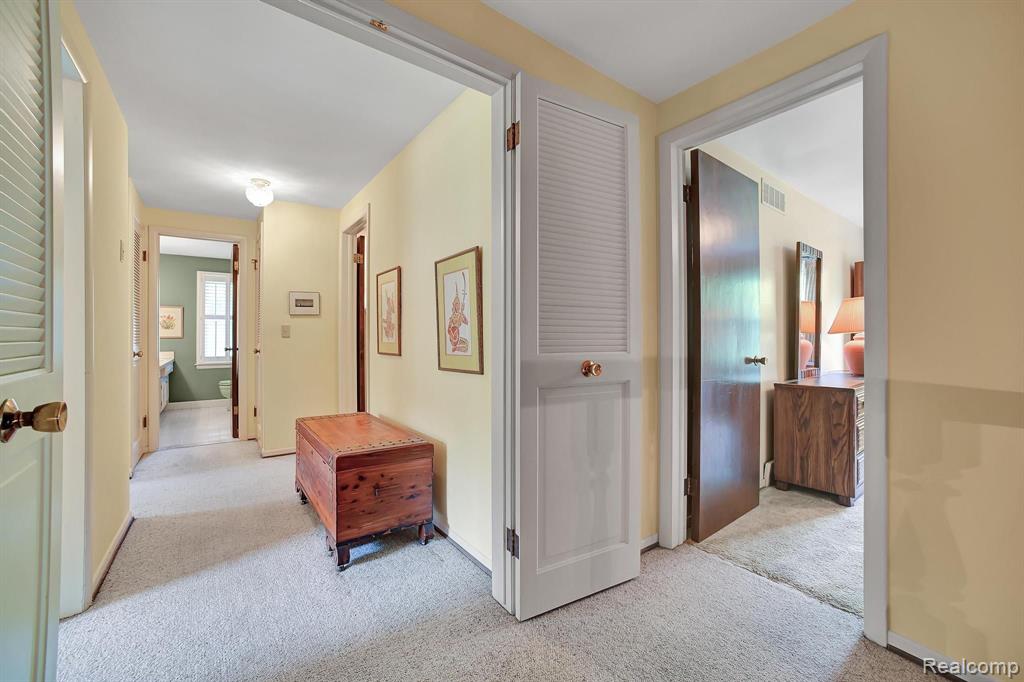 530 WHITEHALL Road, Bloomfield Hills, MI 48304 — Photo 35