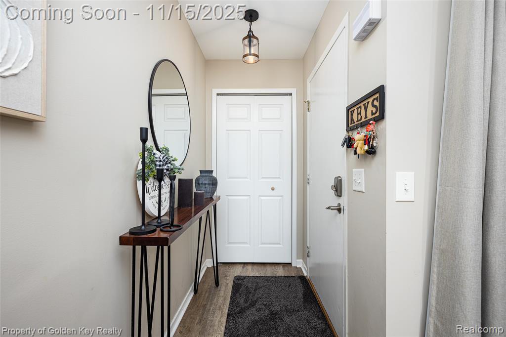 363 Hampton Court, South Lyon, MI 48178 — Photo 4