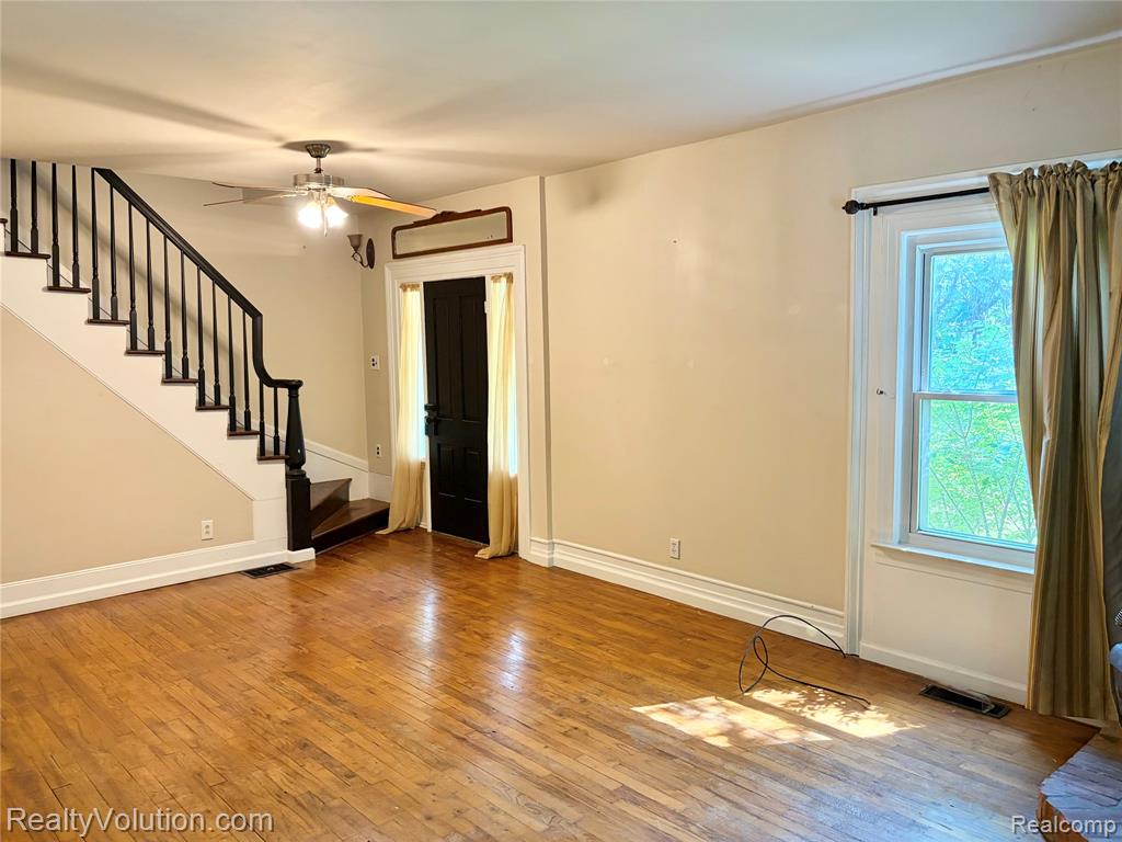 718 S Main Street, Almont, MI 48003 — Photo 15