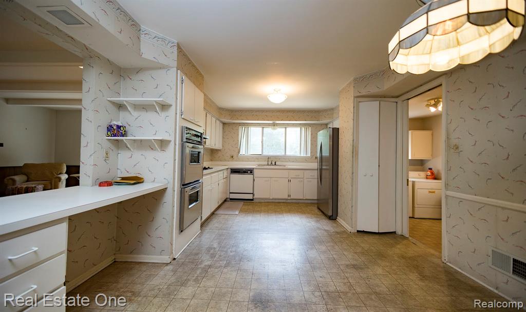 4259 Pinecroft Court, West Bloomfield, MI — Photo 35