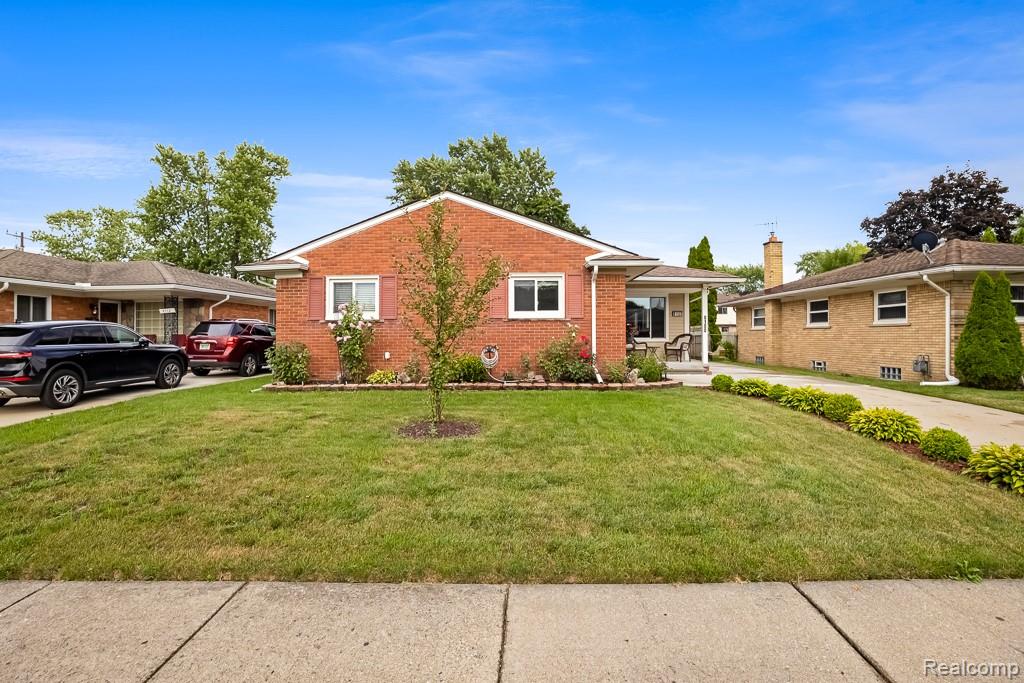 8100 Lochdale Street, Dearborn Heights, MI 48127 — Photo 4