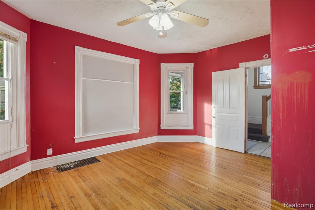 620 E 2ND Street, Flint, MI 48503 — Photo 22