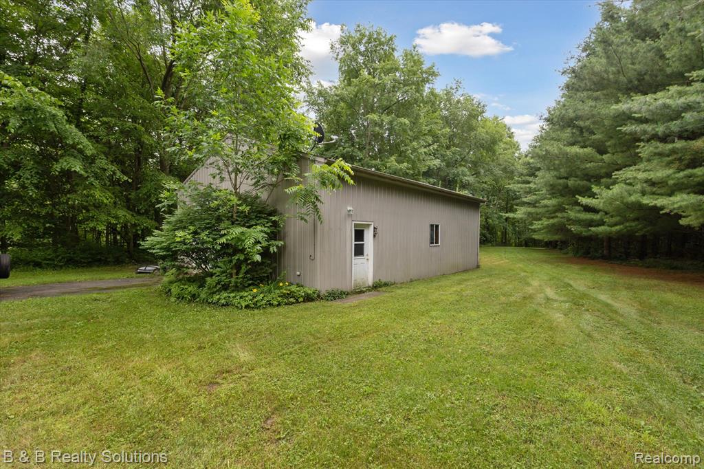 2264 Dodds Road, North Branch, MI 48461 — Photo 34