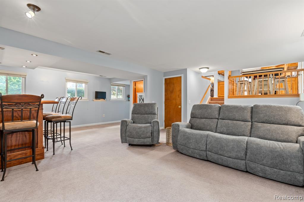 43057 Bond Court, Sterling Heights, MI 48313 — Photo 45