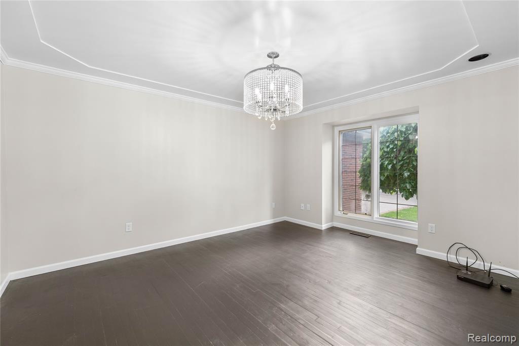 7386 Woodlore Drive, West Bloomfield, MI 48323 — Photo 8