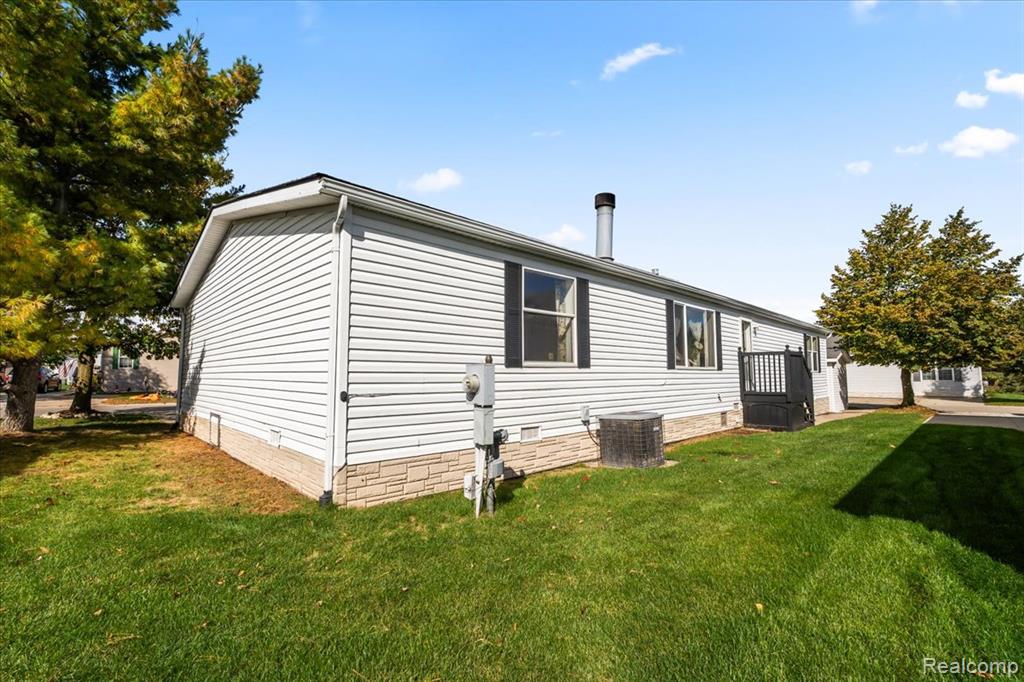 996 River Line Drive, Howell, MI 48843 — Photo 19