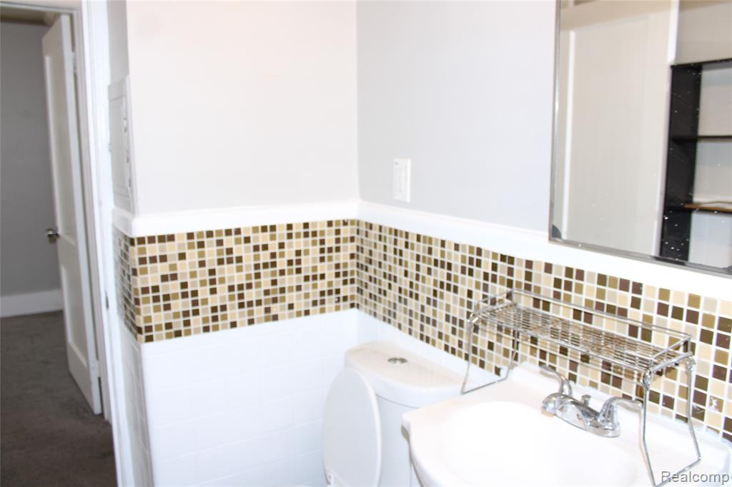 9107 Roselawn Street, Detroit, MI 48204 — Photo 16