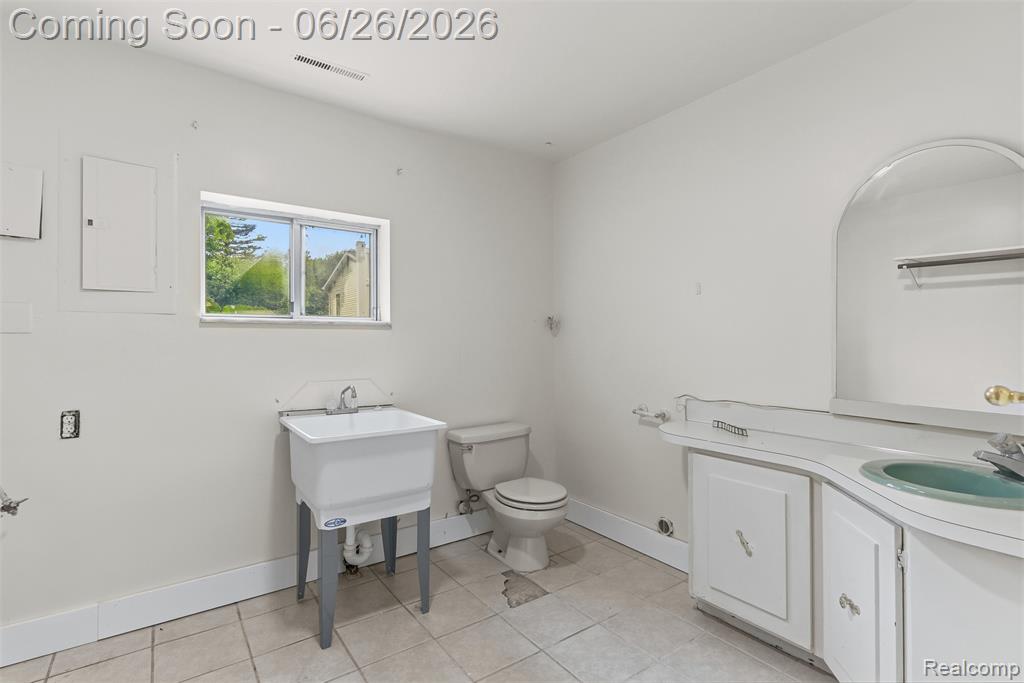5120 Hillcrest Circle, Flint, MI 48506 — Photo 31