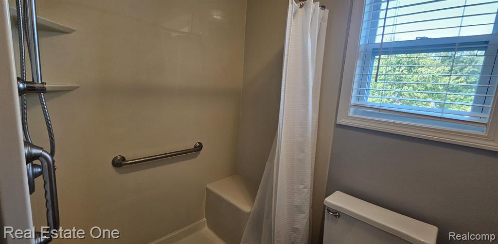 961 Abbey Lane, Milford, MI 48381 — Photo 14