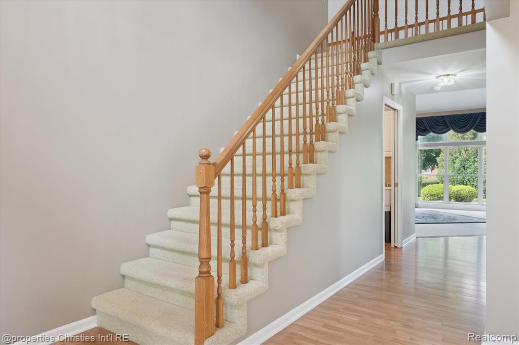 4831 Sunderland Drive, Sterling Heights, MI 48314 — Photo 9