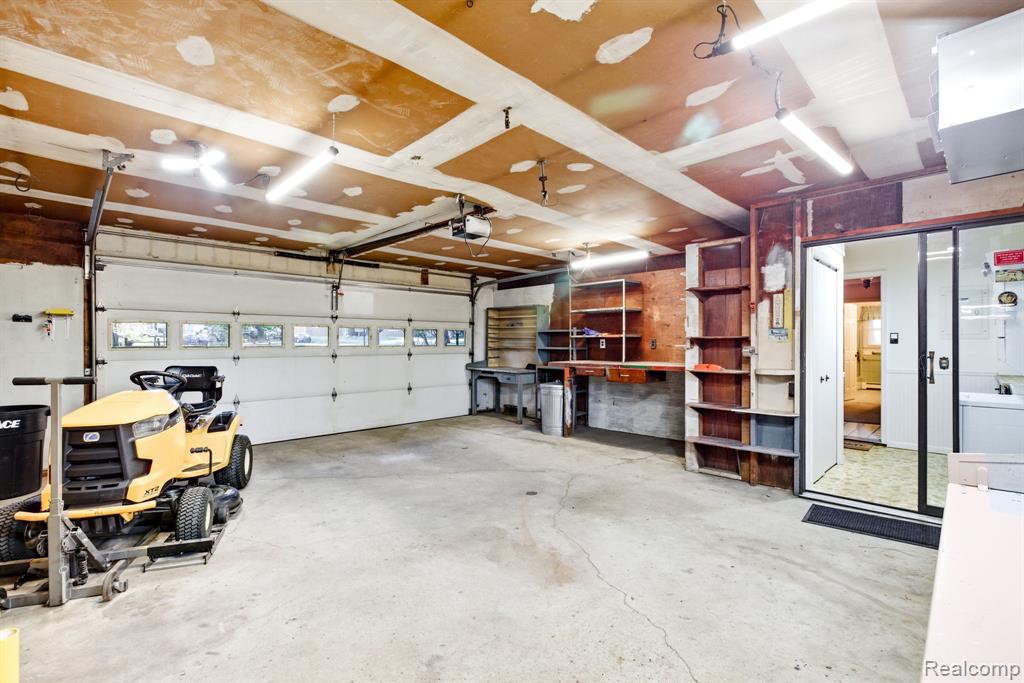 5208 N Hillcrest Drive, MI 48049 — Photo 32