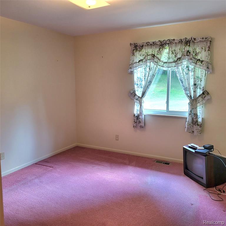 5060 Pinecone Drive, Lapeer, MI 48446 — Photo 13