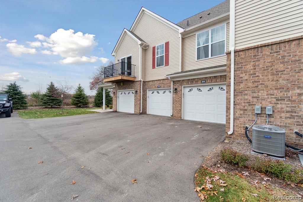 9804 RIDGE RUN Street, Howell, MI 48855 — Photo 28