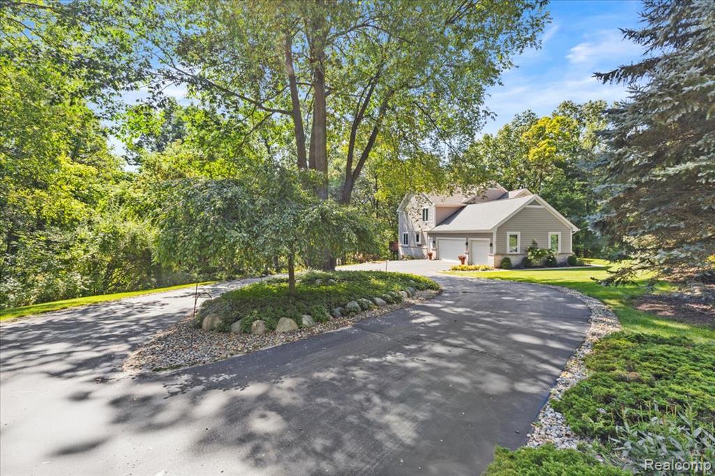 860 Galahad Drive, Ortonville, MI 48462 — Photo 48