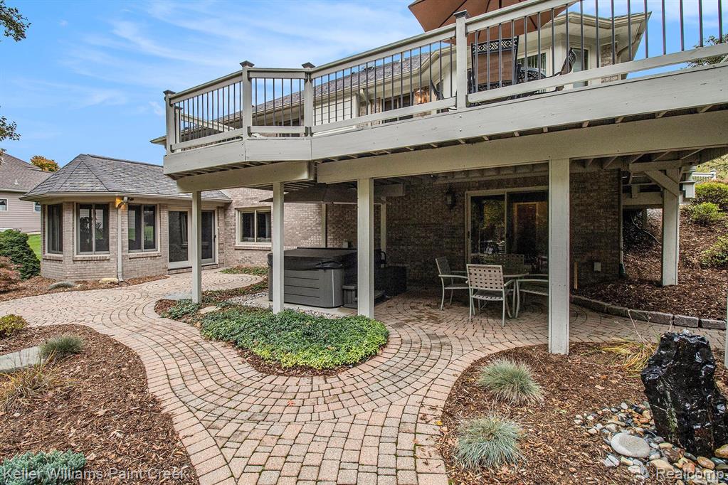 556 ORCHARD RIDGE Drive, Lake Orion, MI 48362 — Photo 29