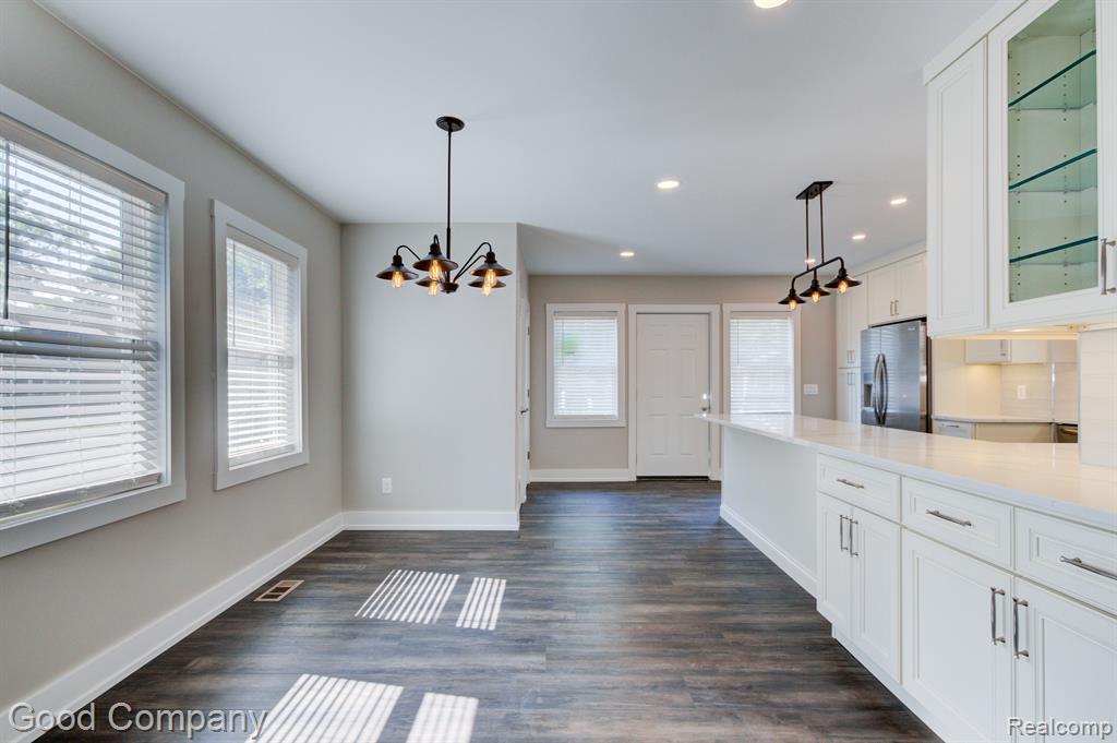 530 W HAZELHURST Street, Ferndale, MI 48220 — Photo 18