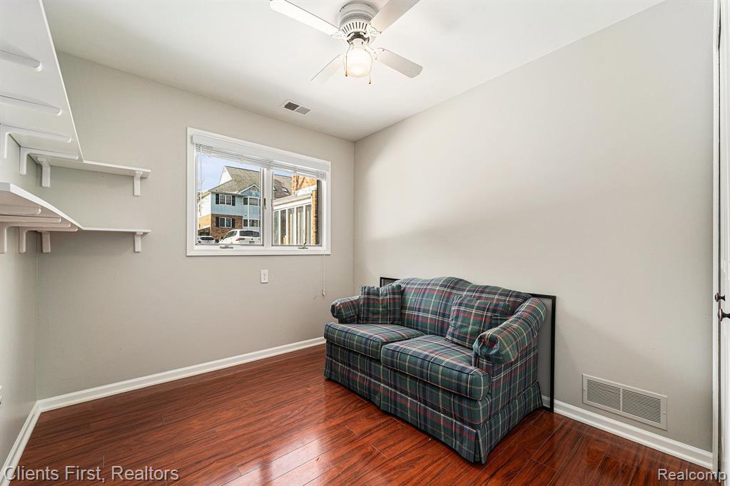 164 PINEWOOD Drive, Plymouth, MI 48170 — Photo 12