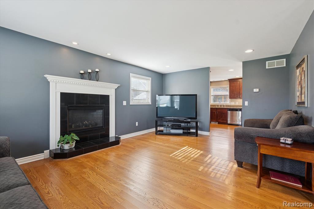 275 Harvard Drive, Howell, MI 48843 — Photo 9