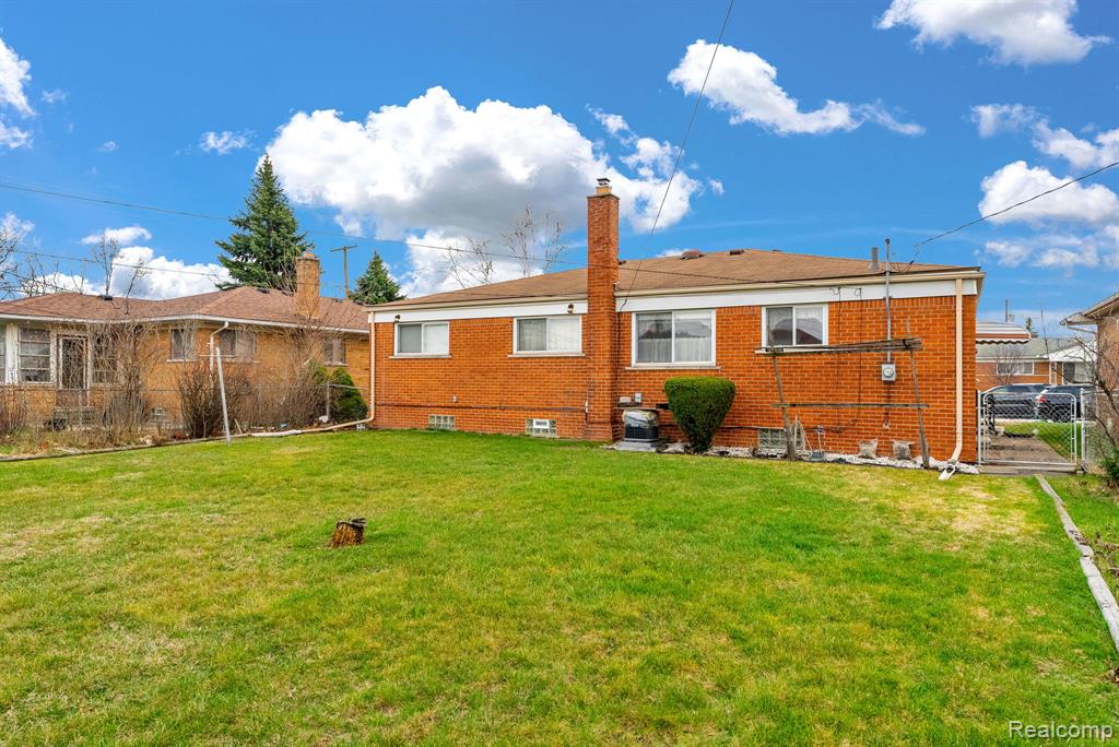 8331 Stanley Drive, Warren, MI 48093 — Photo 33