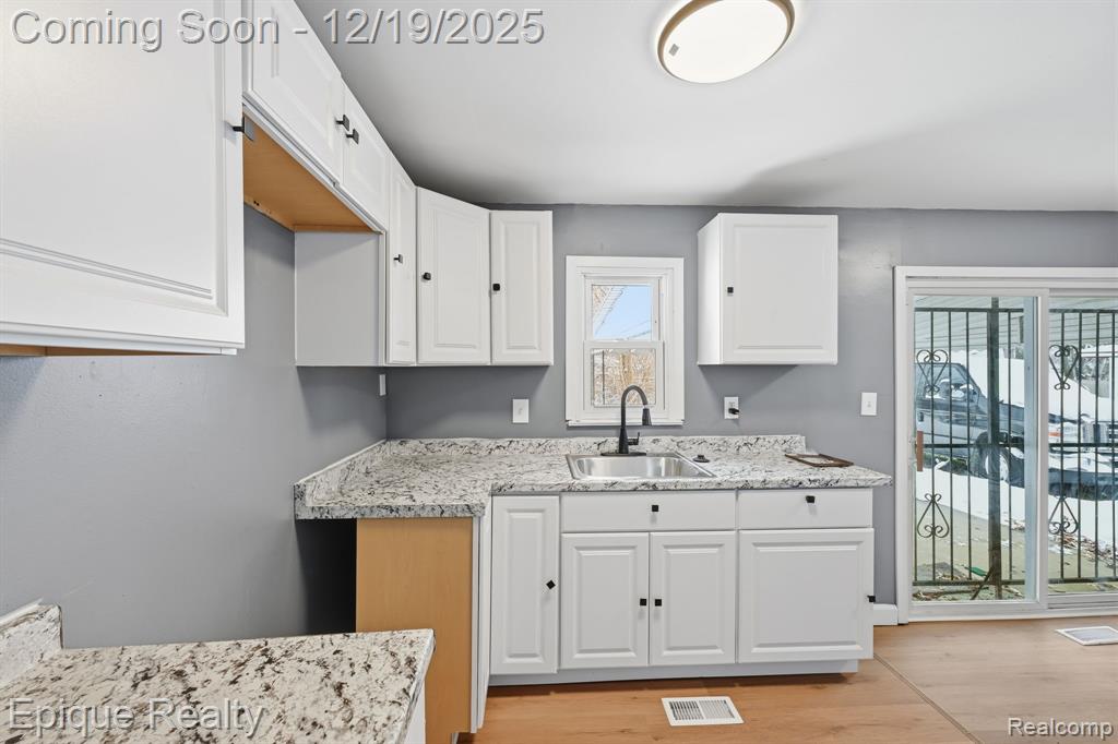 4147 Burton Street, Inkster, MI 48141 — Photo 14