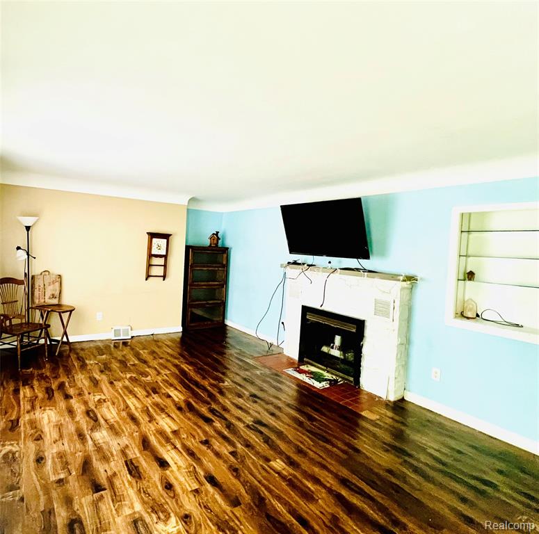 350 S Almont Avenue, Imlay City, MI 48444 — Photo 7