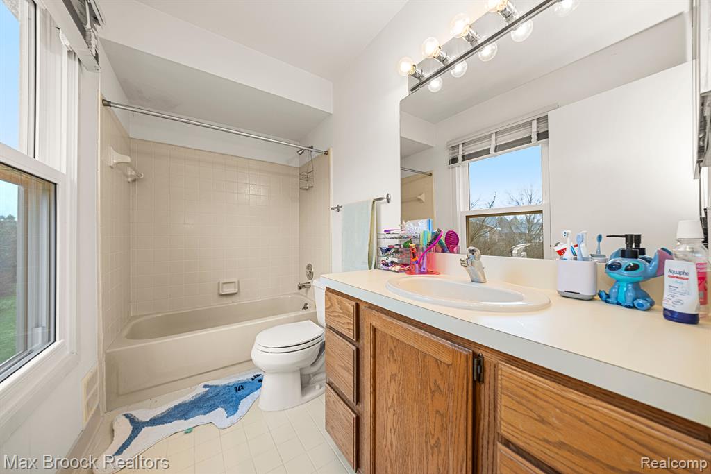 6337 N ASPEN RIDGE Boulevard, West Bloomfield, MI — Photo 37