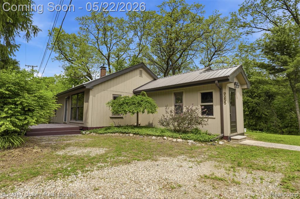 9255 Evergreen Road, Brighton, MI 48116 — Photo 28