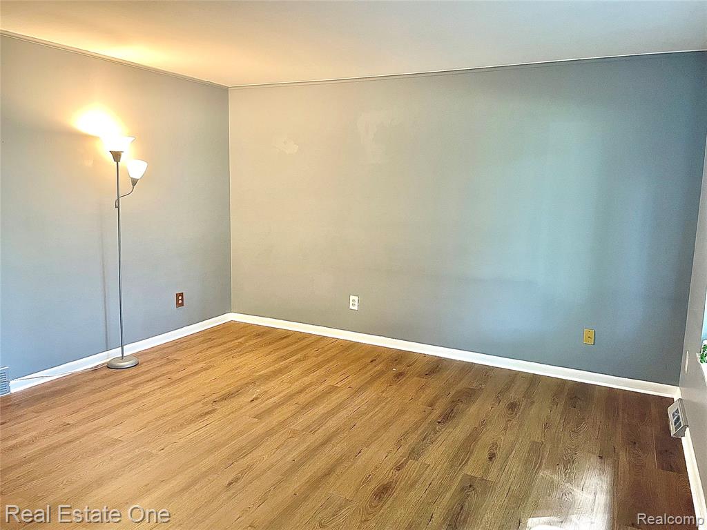 4620 Kempf Street, Waterford, MI 48329 — Photo 6