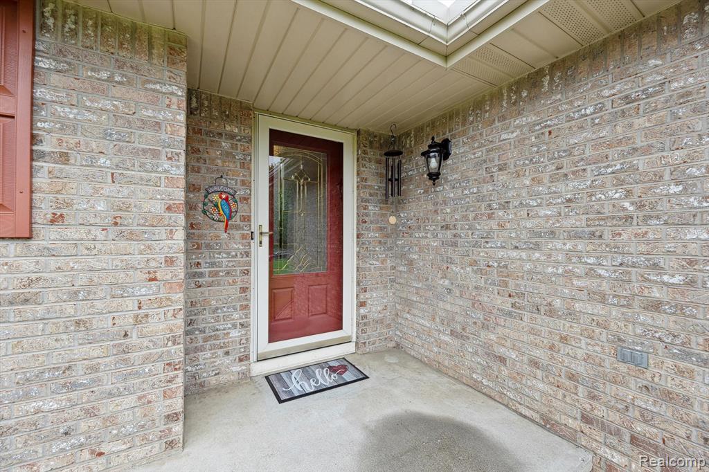 9762 Dickerson Court, South Lyon, MI 48178 — Photo 5