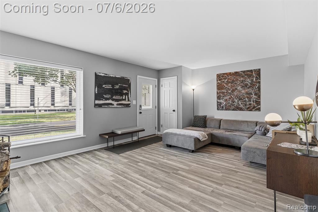 906 E Kearsley Street, Flint, MI 48503 — Photo 9
