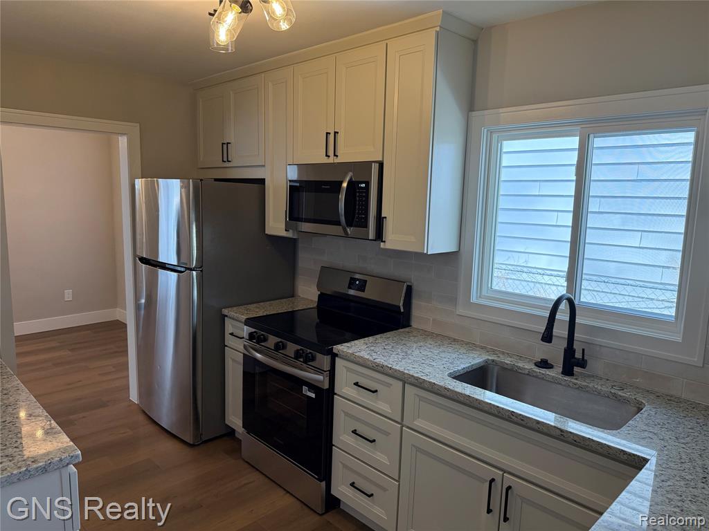 1143 E Harwood Avenue, Madison Heights, MI 48071 — Photo 7