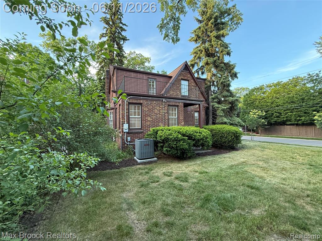 14 Fairwood Boulevard, Pleasant Ridge, MI — Photo 48