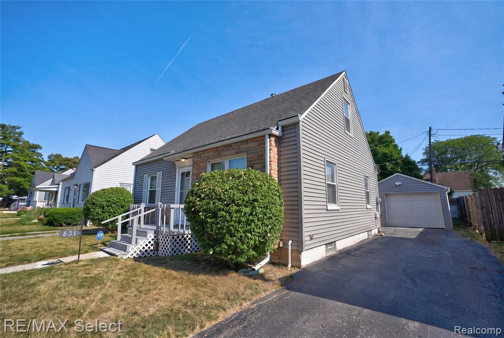 631 Alvord Avenue, Flint, MI 48507 — Photo 3