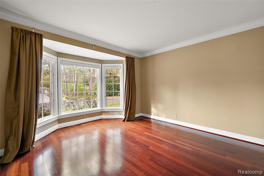83 Greenan Lane, Lake Orion, MI 48362 — Photo 17