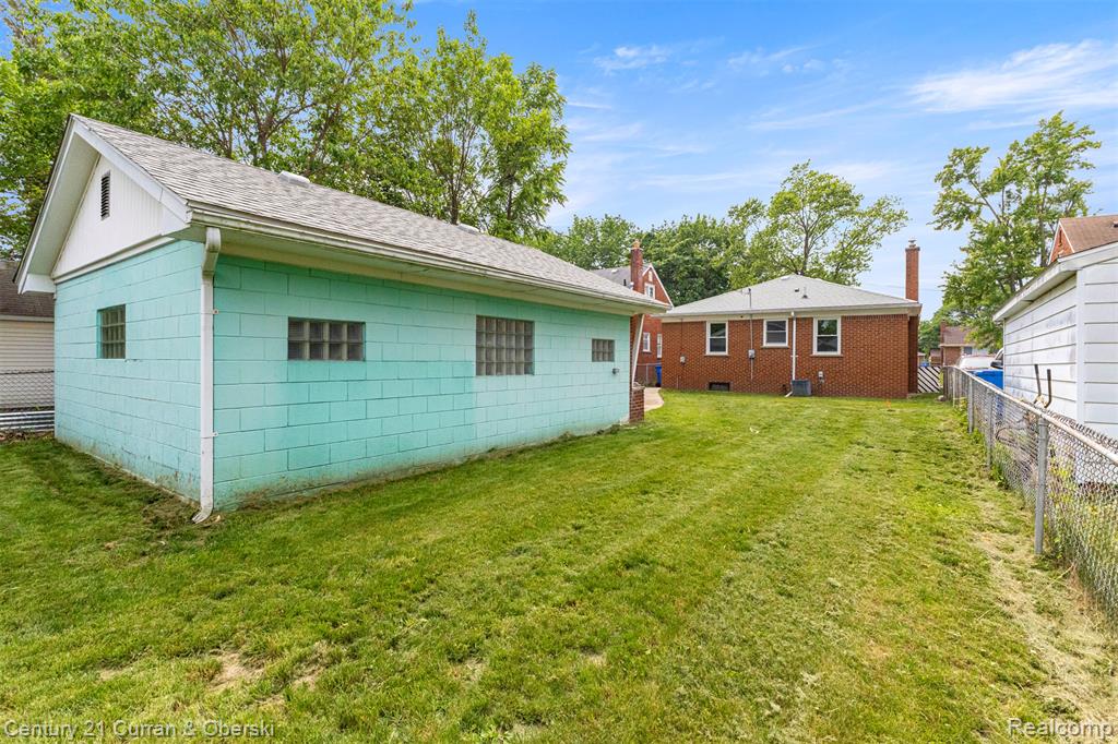 8276 Riverview Street, Dearborn Heights, MI 48127 — Photo 33