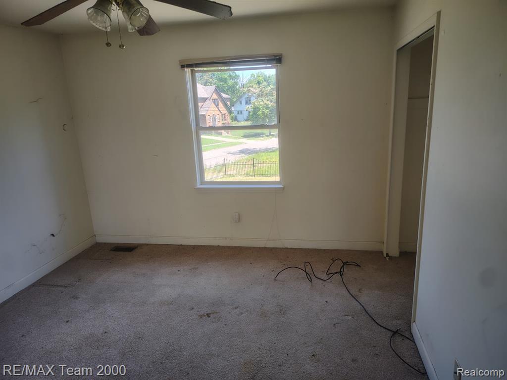 19452 Troy Place, Highland Park, MI 48203 — Photo 12