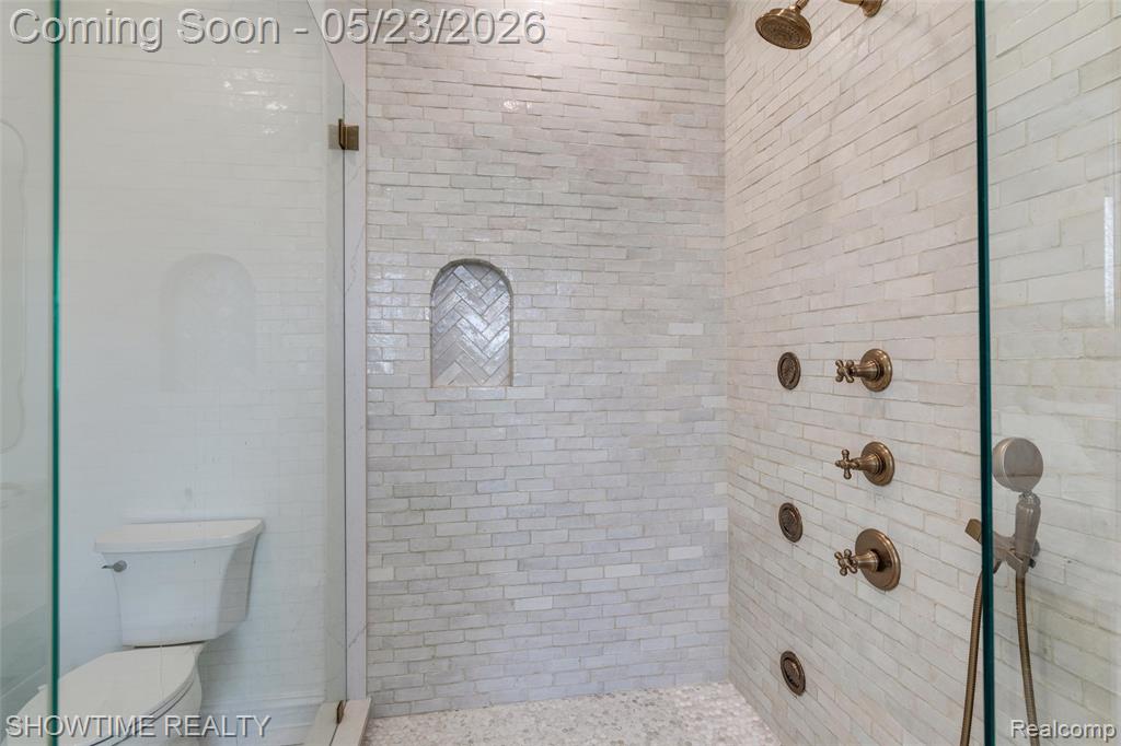 4805 Woodland Hills Drive, Rochester, MI 48306 — Photo 39